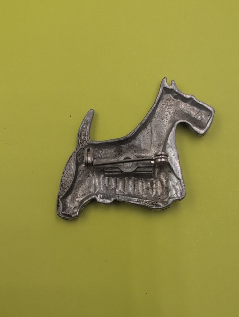 Scottish Terrier Dog Pet Brooch Pin Gunmetal Grey Silvertone EUC Celtic Pin C54 - Picture 4 of 7